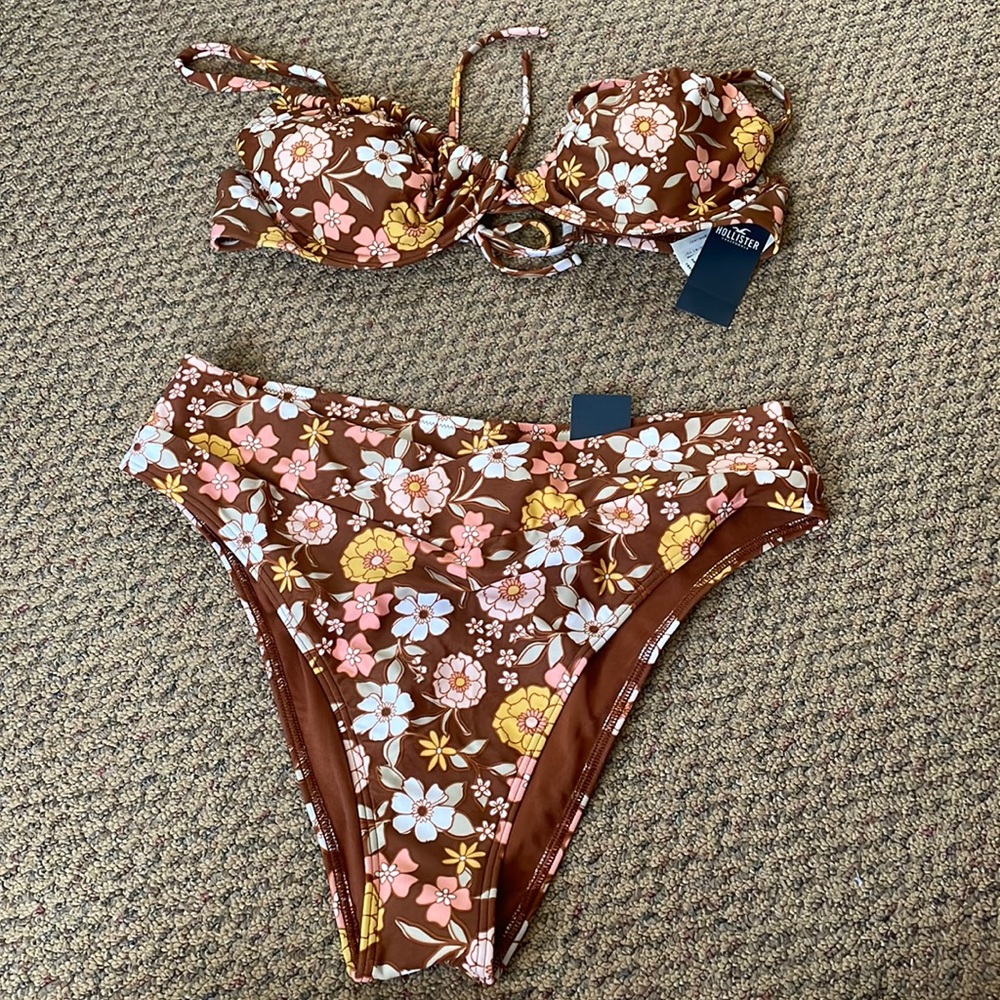 ⭐️ NWT ⭐️ Hollister bikini 2022 collection